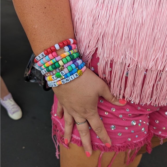 Hand sewn pink fringe tank top - Picture 2 of 4